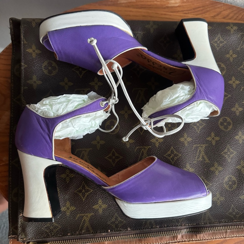 Vintage 1970s leather purple and white disco platform heels